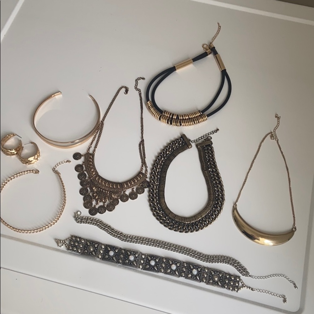 Necklaces - Picture 4 of 6